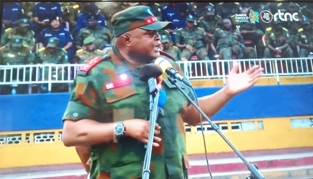 RDC/ Retour du défilé militaire ce 30 Juin jour d’independance, annonce Le Général Christian Tshiwewe dans une causerie morale mixte FARDC et Police Nationale Congolaise